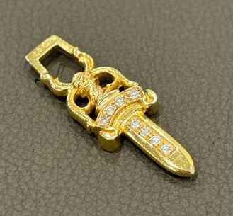クロムハーツ Chrome Hearts 22Kダガーチャーム アクセサリーの買取  