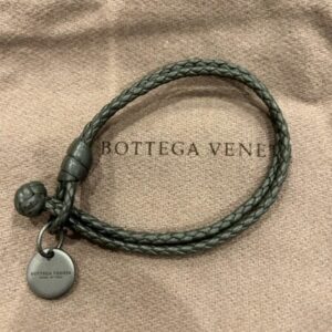 ボッテガ・ヴェネタ　Bottega Veneta　イントレチャート　レザーブレスレット　アクセサリー