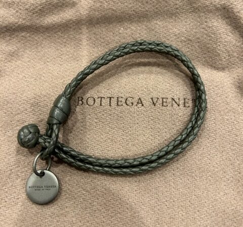 ボッテガ・ヴェネタ　Bottega Veneta　イントレチャート　レザーブレスレット　アクセサリー