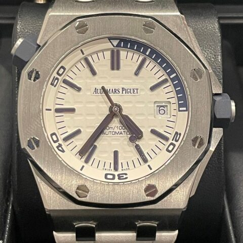 15710ST.OO.A010CA.01/オーデマピゲ　AUDEMARSPIGUET ロイヤルオークオフショア　腕時計