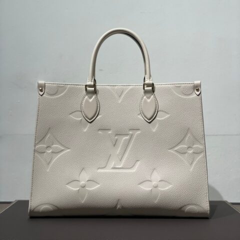 ルイ・ヴィトン　M46531　LOUIS VUITTON　オンザゴーMM　バッグ