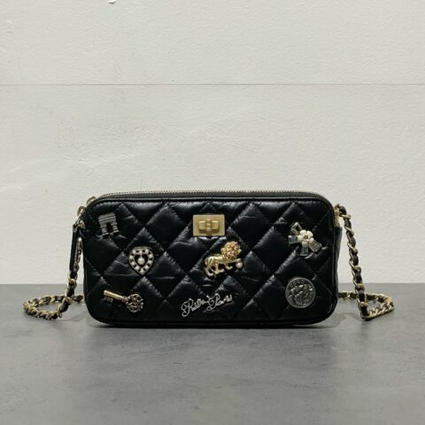 シャネル　CHANEL　シャネル 2.55　マトラッセ　チェーンウォレット　財布