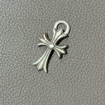 クロムハーツ Chrome Hearts　ペンダントトップ　スモールＣＨクロス　アクセサリー　小物