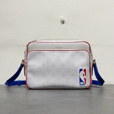 ルイ・ヴィトン LOUIS VUITTON LV×NBA ナイルメッセンジャーPM バッグ