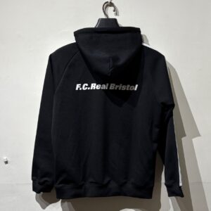 エフシーリアルブリストル （F.C.R.B.） プルオーバーパーカー　アパレル