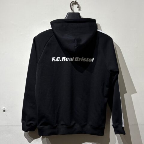 エフシーリアルブリストル （F.C.R.B.） プルオーバーパーカー　アパレル