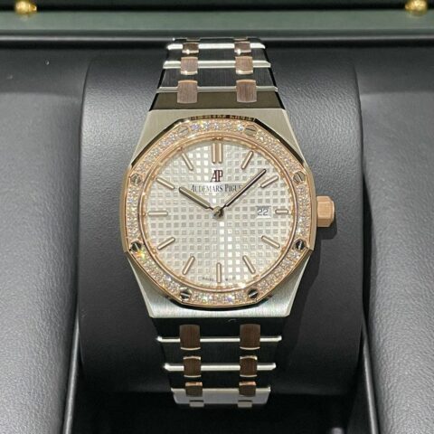 オーデマピゲ　AUDEMARSPIGUET　ロイヤルオーク　クォーツ　67651SR.ZZ.1261SR.01　腕時計