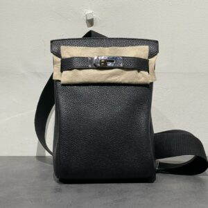 エルメス　Hermes　アッカドPM　バッグ