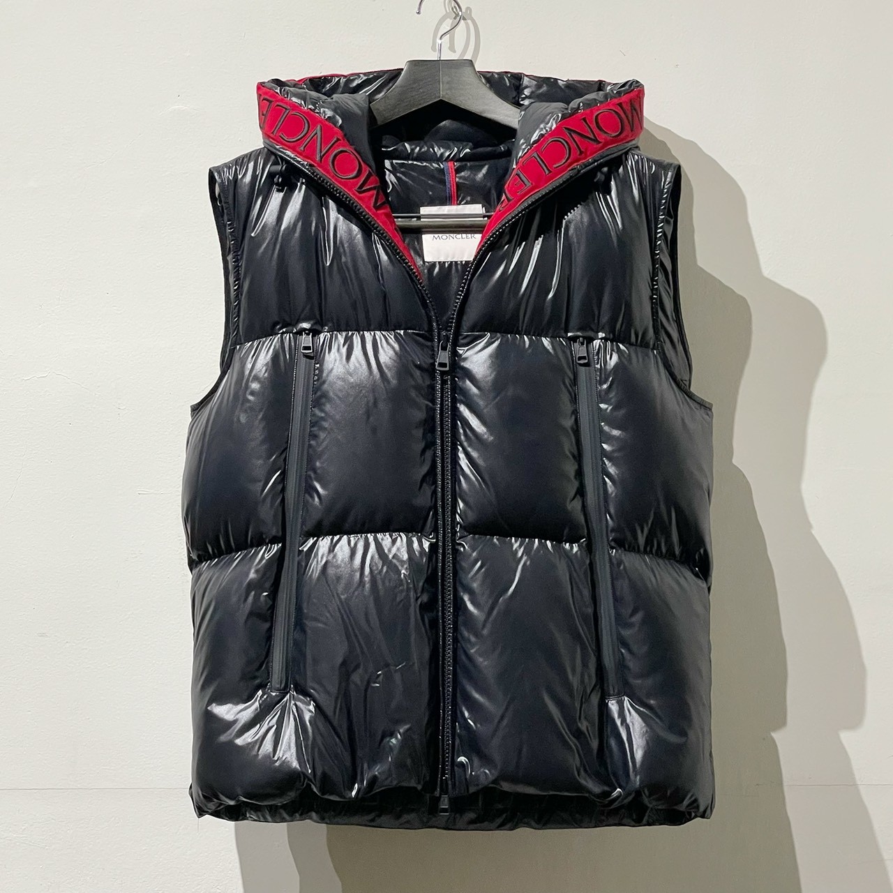 モンクレール MONCLER AGNEAUX GILET ダウンベスト アパレルの買取実績