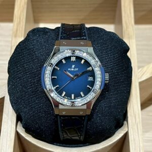 ウブロ　HUBLOT　クラシック・フュージョンチタニウム　ディープブルー　581.NX.6670.LR.1104.JPN19　腕時計