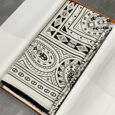 エルメス　Hermes　カレ140　小物