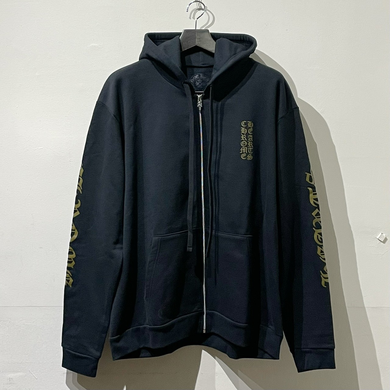 アパレル