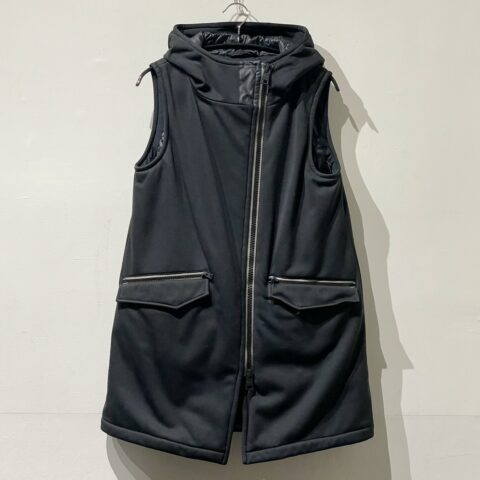 ヘルノ　HERNO　ノースリーブコート　アパレル