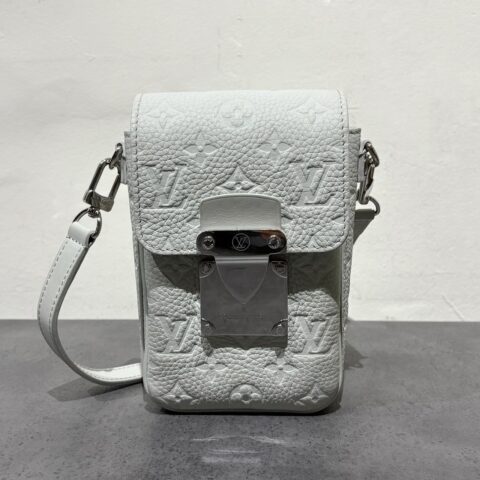 ルイ・ヴィトン　LOUIS VUITTON　Sロック ヴェルティカル・ウェアラブル ウォレット　財布