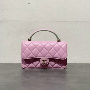 シャネル　CHANEL　23P　マトラッセフォンケース　小物