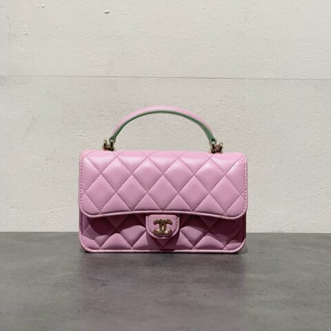 シャネル　CHANEL　23P　マトラッセフォンケース　小物