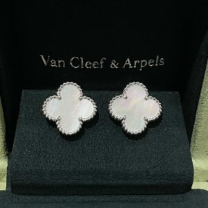 ヴァンクリーフ＆アーペル　VAN CLEEF＆ARPELS　アルハンブラ　イヤリング　アクセサリー